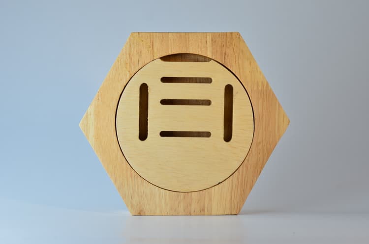 The Holder, straight-on
