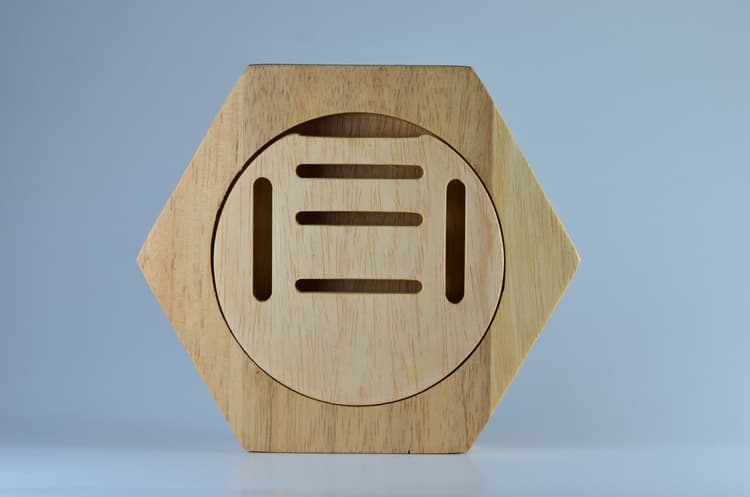 The Holder — solid pine frame